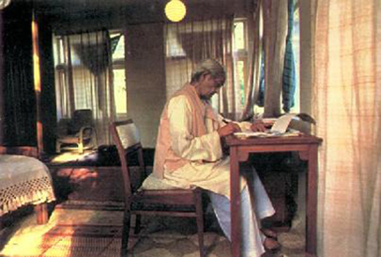 Krishnamurti en su estudio