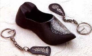 Zapatos forma cenicero - India